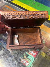 Load image into Gallery viewer, Sheesham Wood Box 15cm x 10cm Carved 5746
